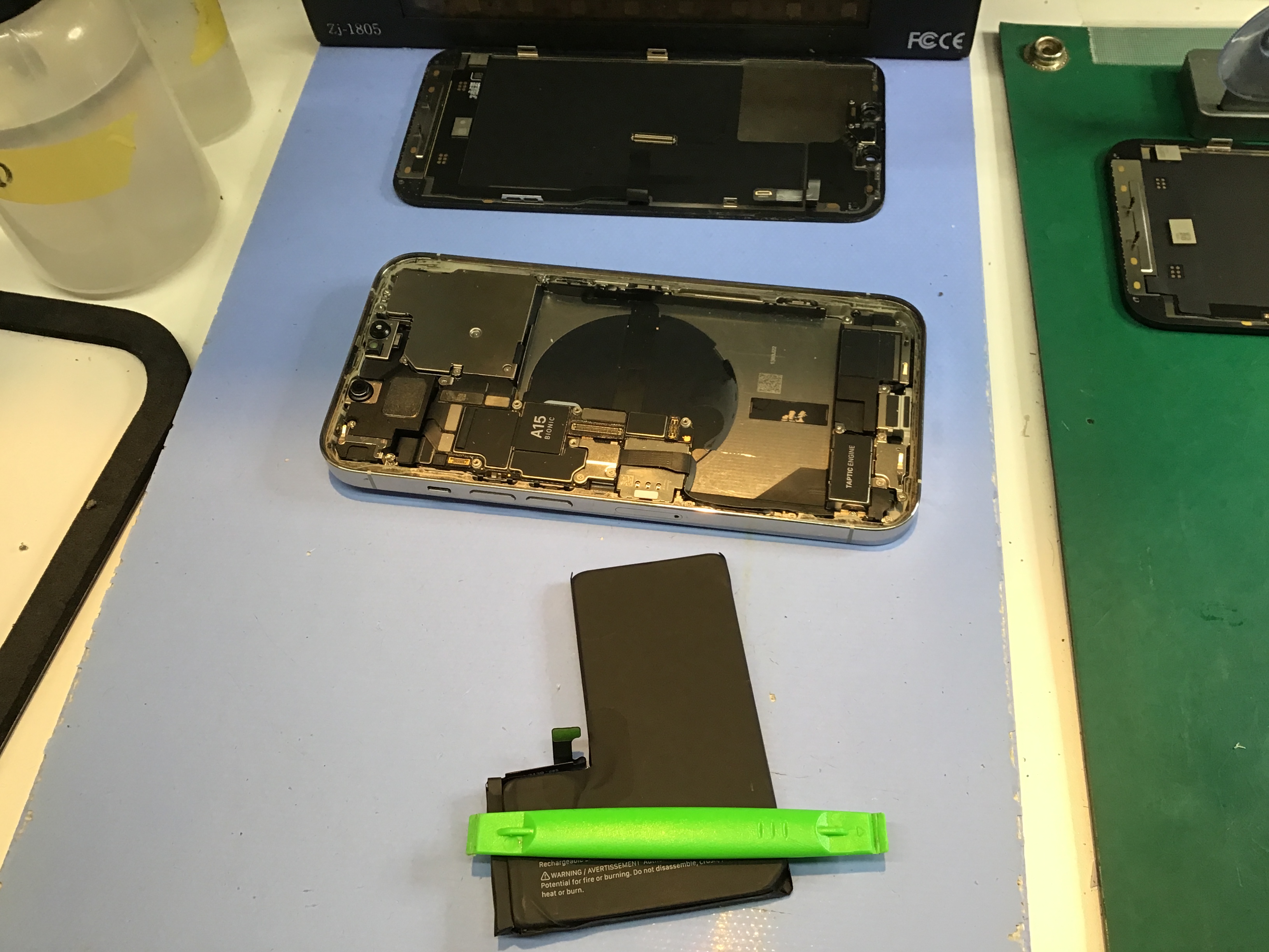 iPhoneのバッテリー交換は、データそのまま・即日修理のスマホ修理工房中野ブロードウェイ店へ！