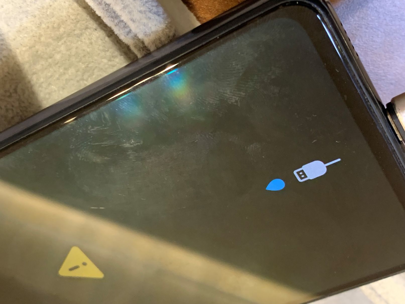GalaxyA52 5G 水分検出による充電不良 / 足立区からご来店【スマホ修理工房フレスポ八潮店】