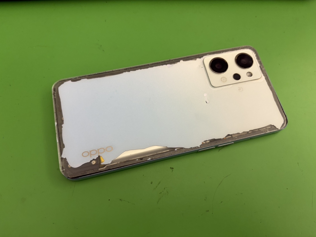 OPPO Reno7 Aの画面が紫色になってしまった状態(横浜関内・修理工房横浜関内店)
