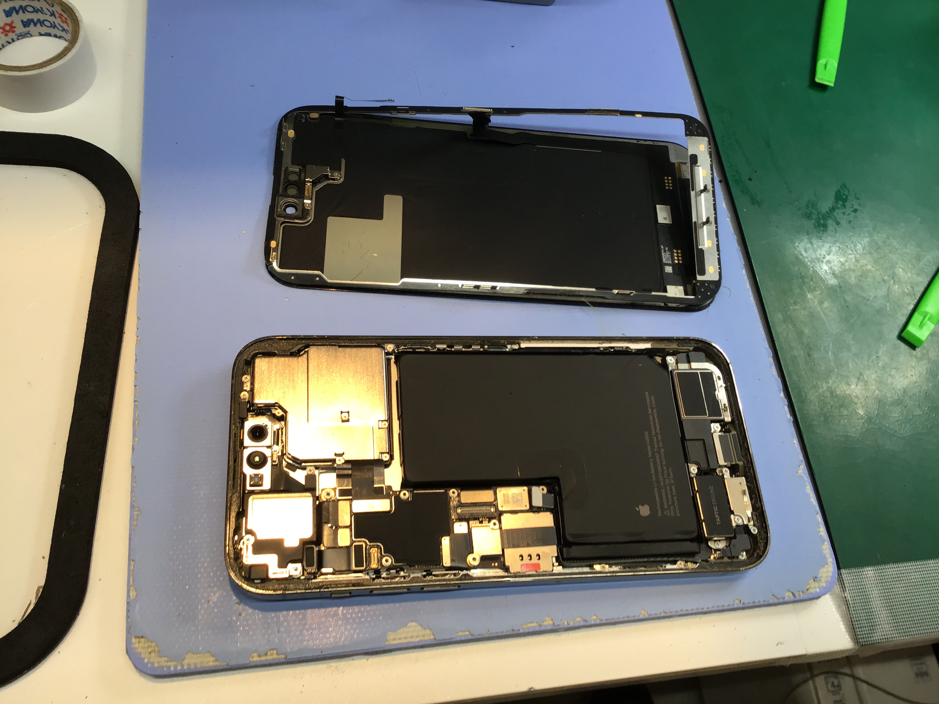 iPhone14PMの液晶交換は、データそのまま・即日修理のスマホ修理工房京王聖蹟桜ヶ丘ショッピングセンターB館店へ！