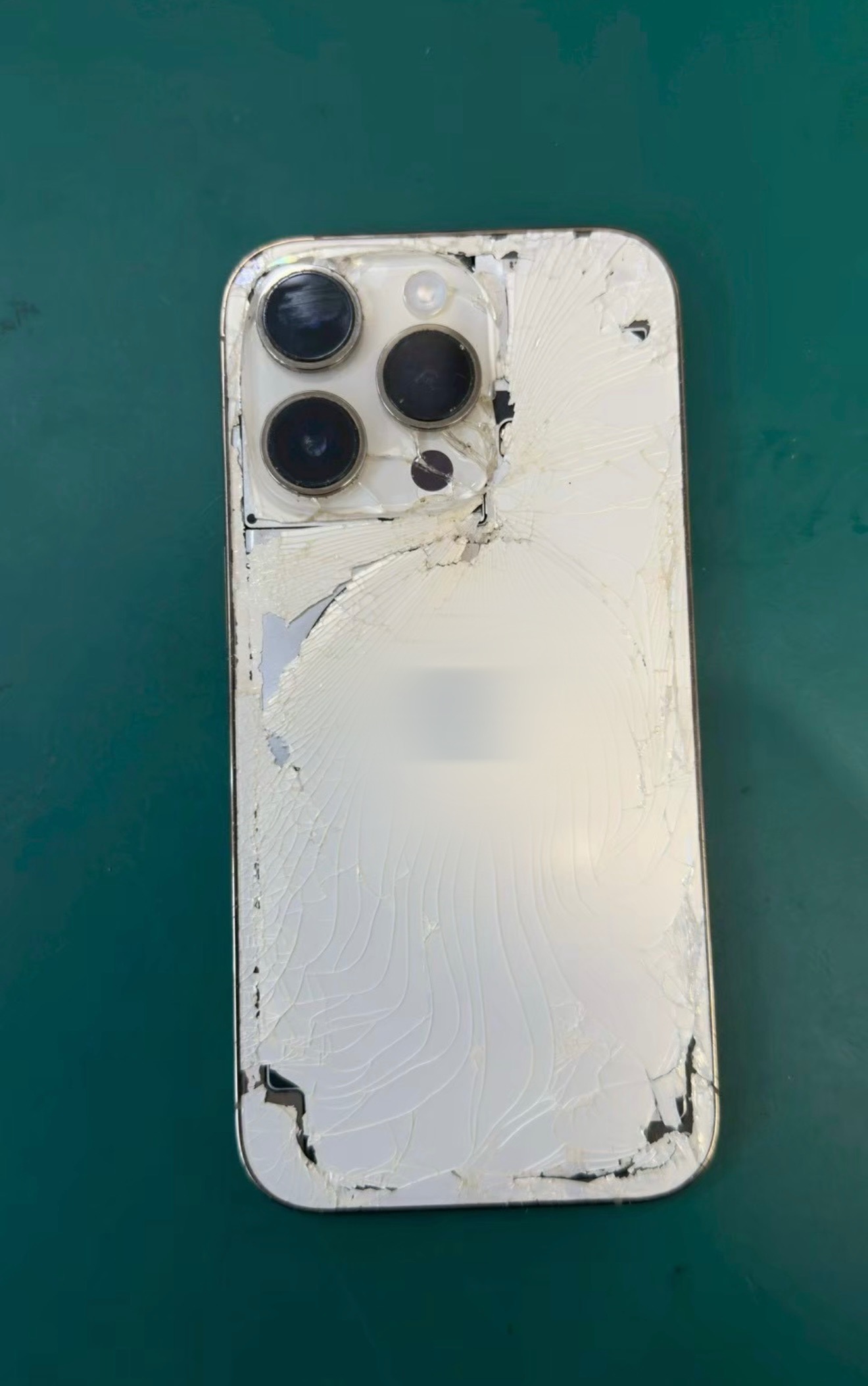 iPhone14Pro（アイフォーン14プロ）バックパネル交換【中央林間店】