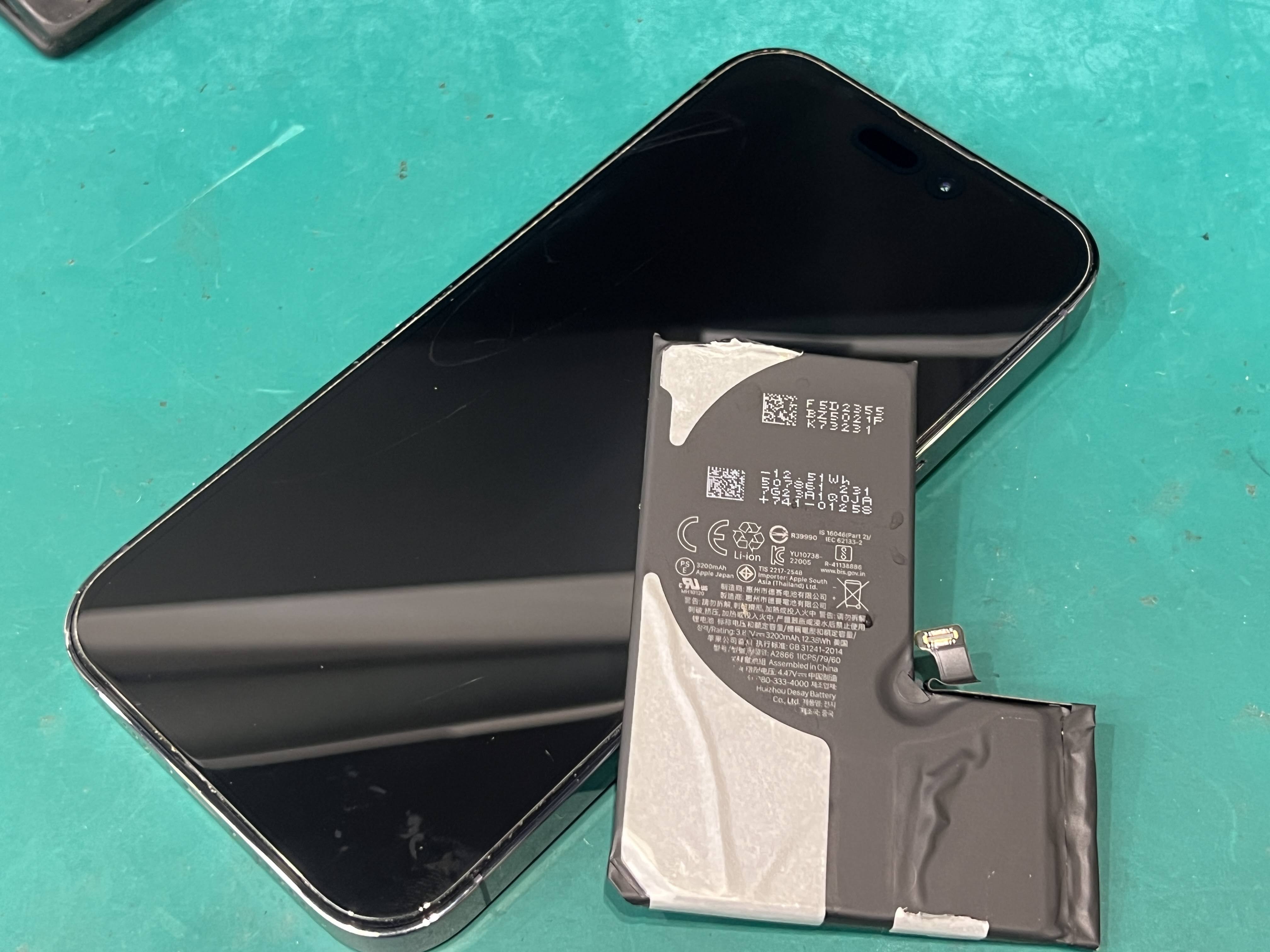 iPhone 14 Proのバッテリーがすぐ減る？バッテリー交換で改善した修理事例をご紹介