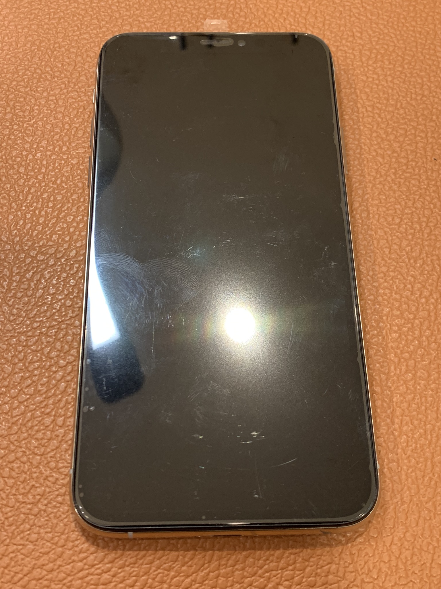 画面が映らなくなったiPhoneXS（アイフォン）の画面交換承りました！！