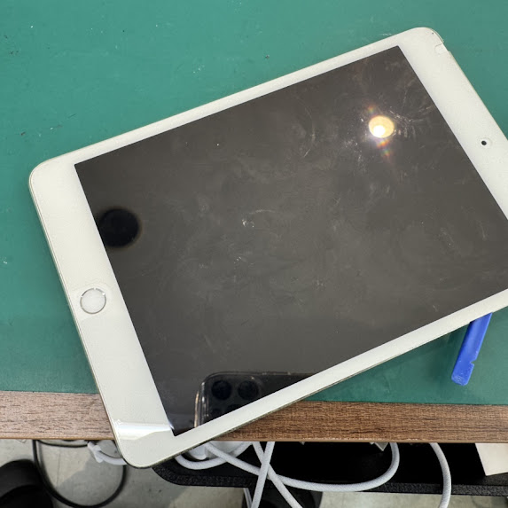 【iPad mini 4】充電の減りが早い！？バッテリー交換で改善！【横浜関内店】