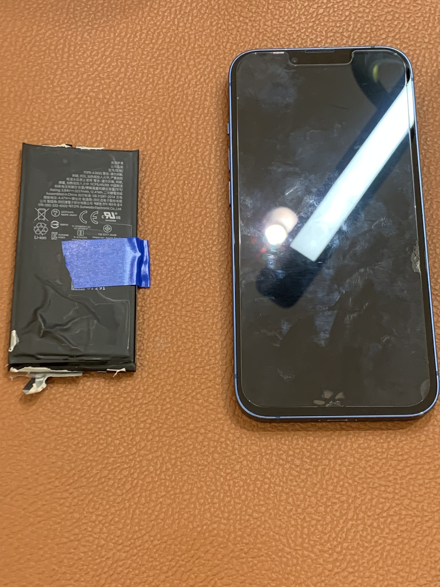 バッテリーの減りが早くなってしまったiPhone13（アイフォン）バッテリー交換を承りました！！