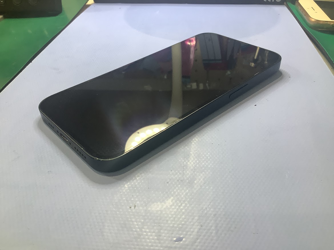 iPhone13miniのバッテリー交換ならデータをそのまま・最短即日修理のスマホ修理工房町田モディ店へ