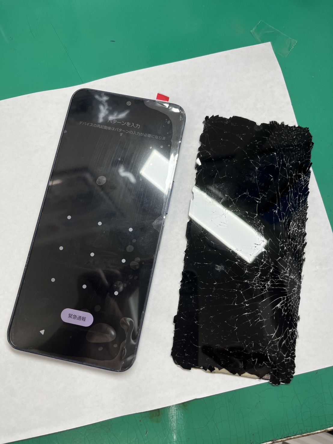 AQUOS Wish4 画面がバキバキに割れ、画面交換【スマホ修理工房大井町店】