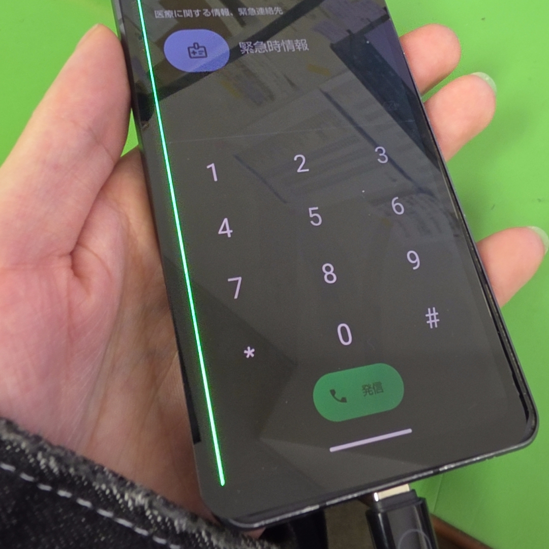 【横浜関内】AQUOS sense7の画面に縦線が入る症状をディスプレイ交換で修理しました