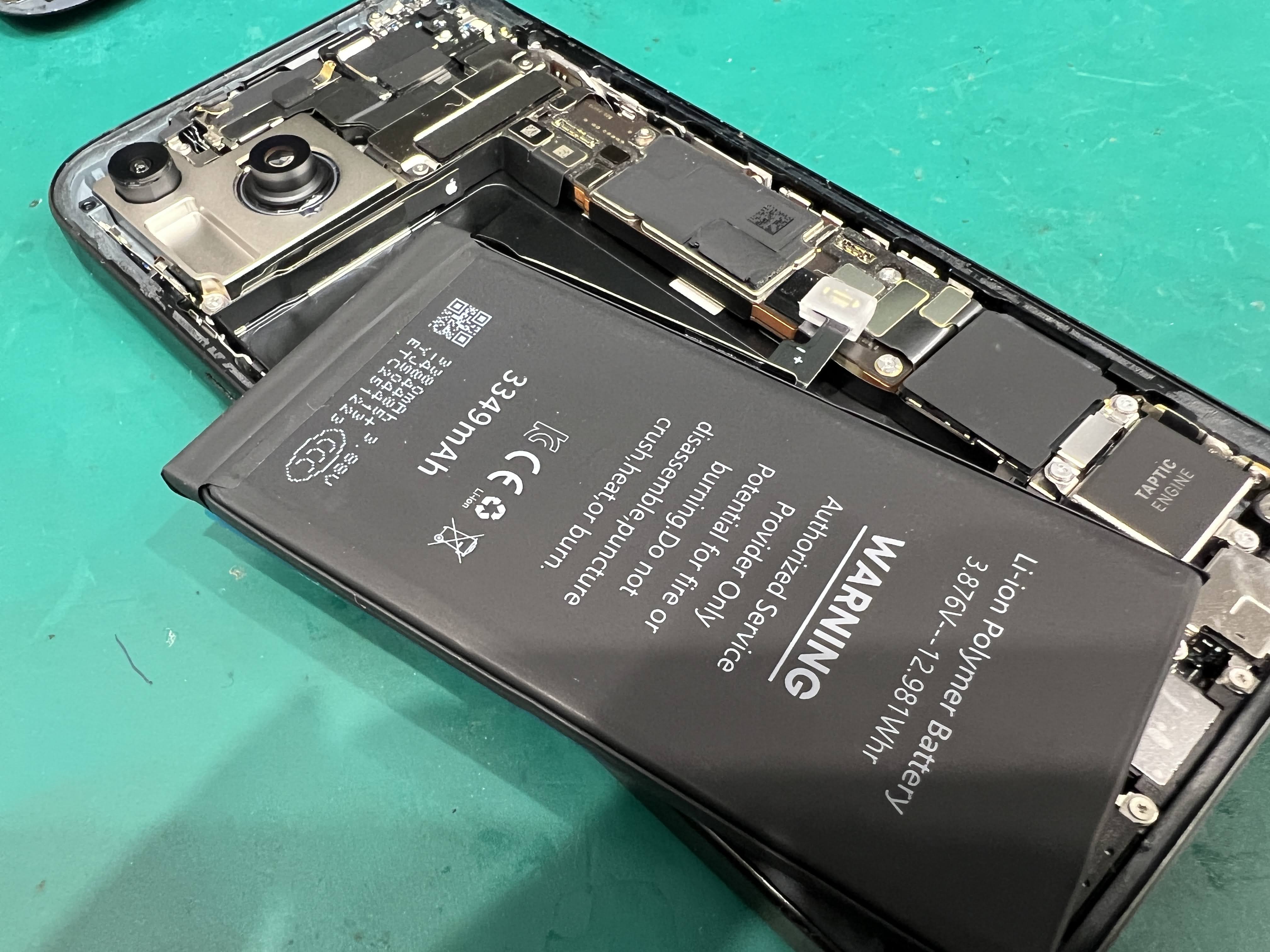 iPhone15のバッテリーの減りが早い！バッテリー交換修理