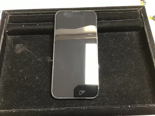 iPhone 13 Proが突然プツンと電源落ち！？起動不能から救出する精密修理工程