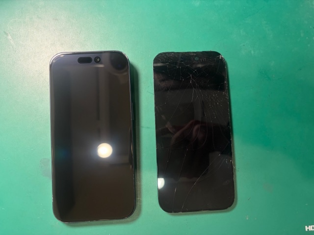 神戸市からお越しのお客様よりiPhone17Proの画面交換をご依頼いただきました！