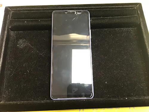 Xperia 10 IIIの電源ボタン陥没もスッキリ解決！快適クリック感を復活させる精密修理工程