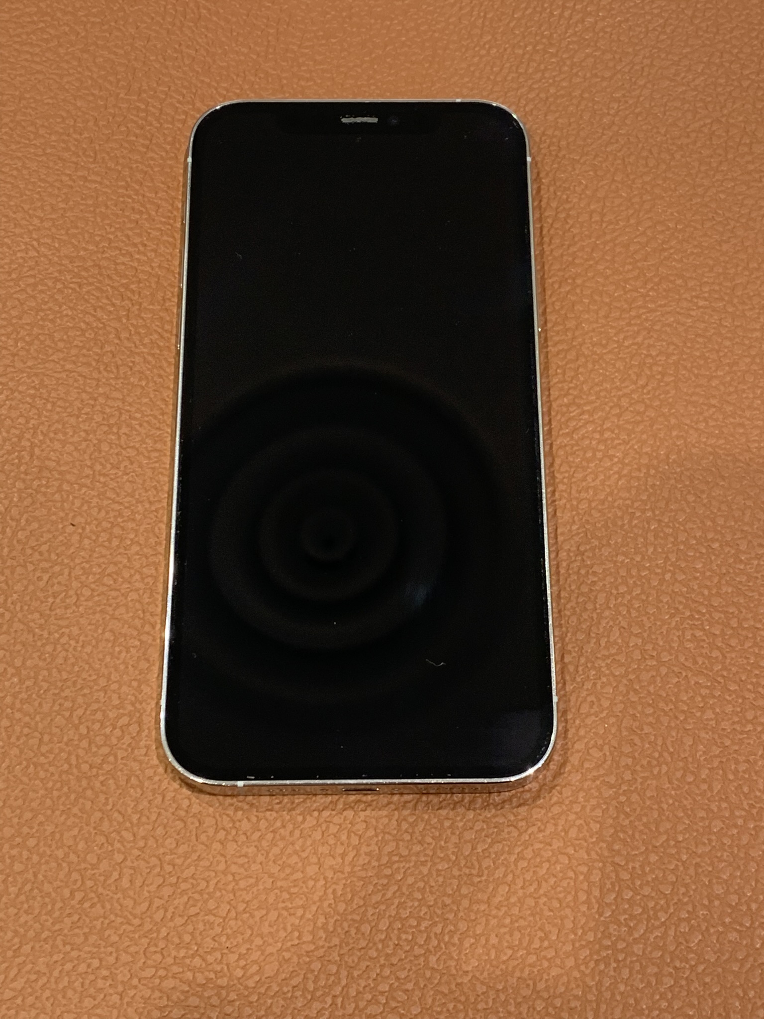 バッテリーの減りが早くなってしまったiPhone13Pro（アイフォン）バッテリー交換を承りました！！