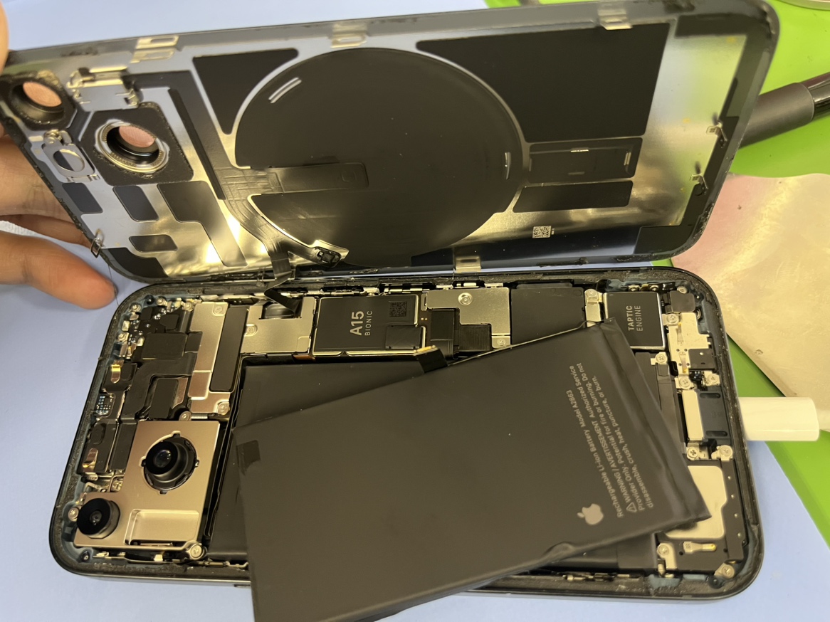 【中央林間】予約なしでもiPhone 14のバッテリー交換に対応しました