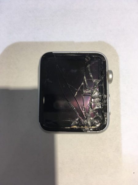 AppleWatch初代 42mm(アップルウォッチシリーズ1 42mm)の画面が割れてしまった(;O;)
