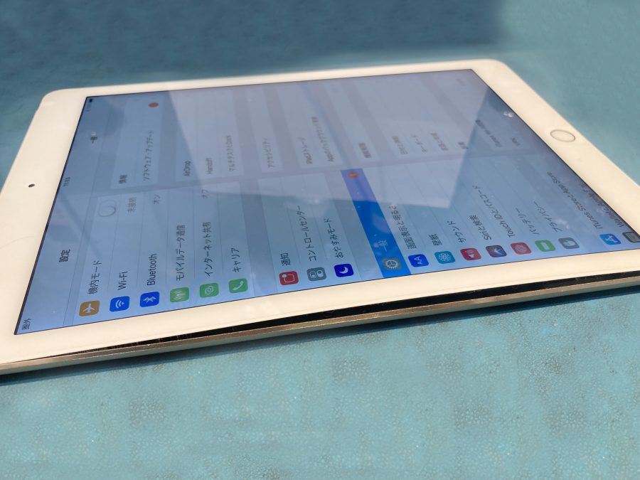 iPadAir2(アイパッドエアー2)の画面が浮いている！？そんなときはスマホ修理工房 広島パルコ新館店へ！