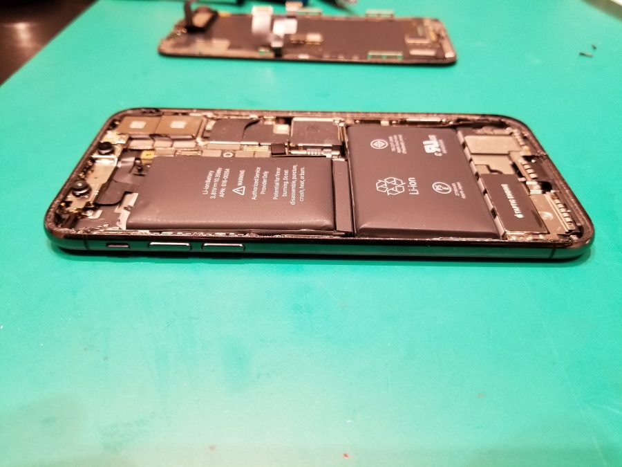 【スマホ修理工房　柏マルイ店】iPhoneX　バッテリー膨張　バッテリー交換なら当店まで!!