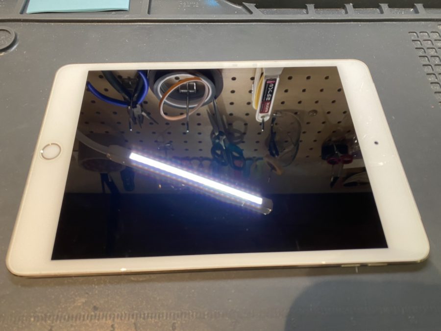 iPad mini4（アイパッド）のバッテリー交換ならスマホ修理工房なんばウォーク店にお任せ！！即日のお渡しが可能です！！