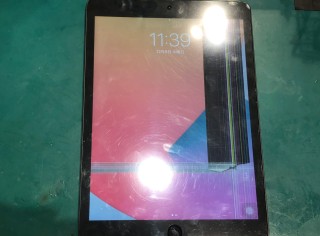 松本市新村のお客様よりiPad8の液晶修理ご依頼頂きました！【スマホ修理工房イオンモール松本店】