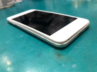 松本市村井のお客様よりiPodtouc6バッテリー膨張で修理ご依頼いただきました【スマホ修理工房イオンモール松本店】
