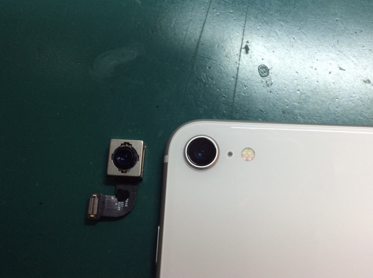 iPhone8のカメラ交換ならスマホ修理工房新宿PePe店へどうぞ！