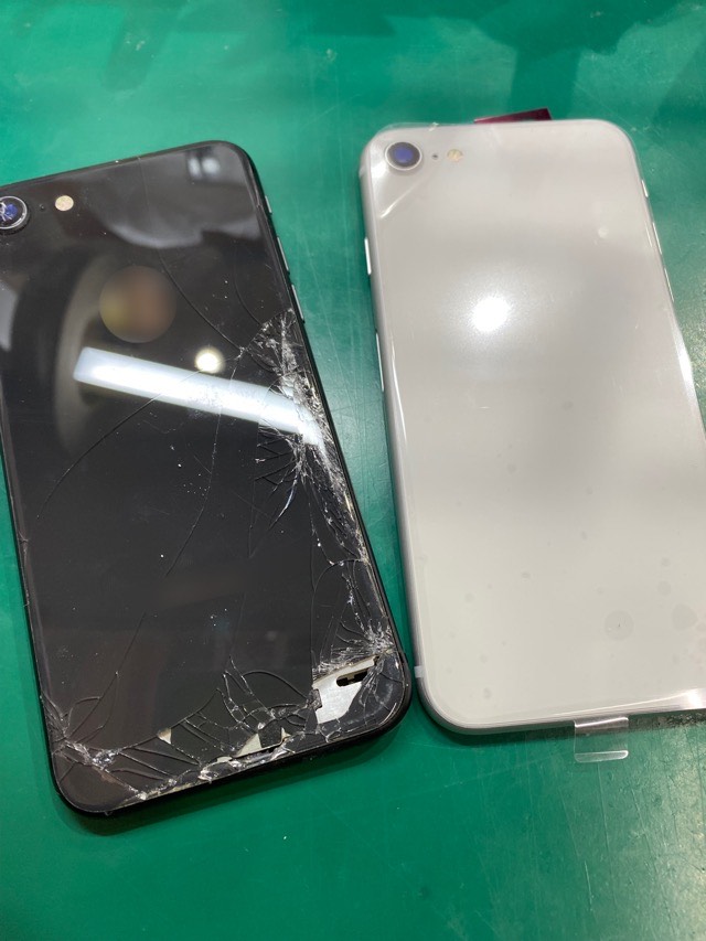 iPhone8(アイフォン)のバックパネル修理も対応しています。【スマホ修理工房池袋P'パルコ店】