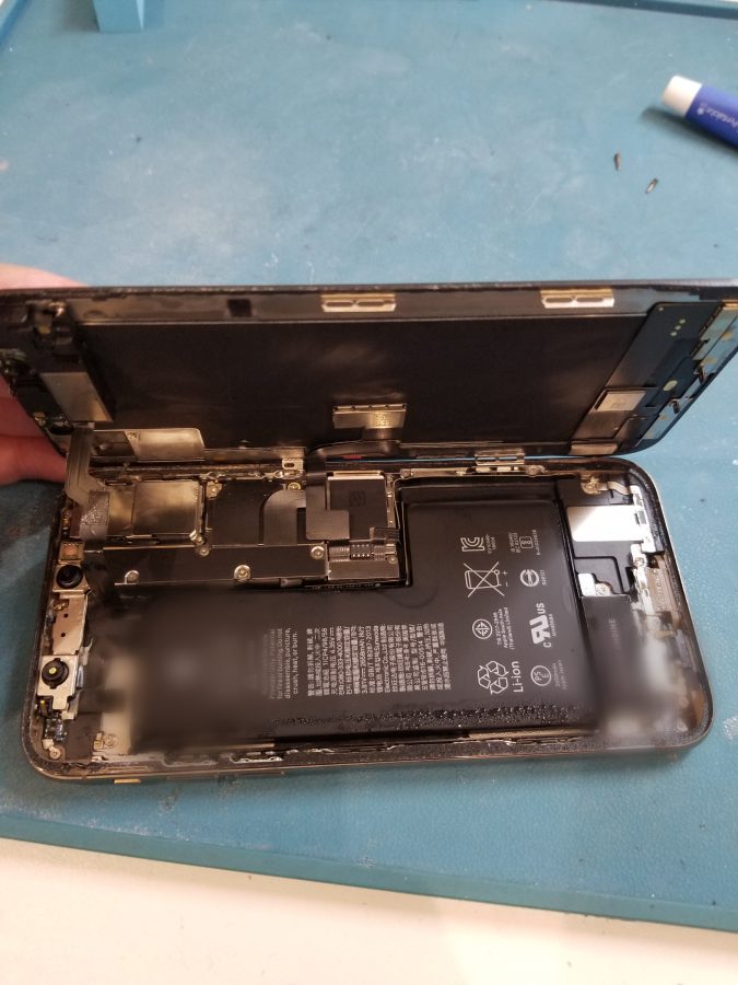 iPhone Xs(アイフォン　テンエス)の水没復旧