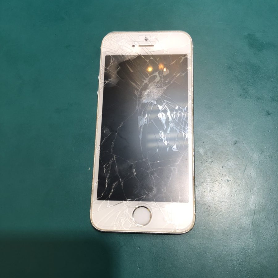 iPhoneSE第一世代（アイフォンSE)画面修理！作業時間20分で即日対応！「スマホ修理工房ココリア多摩センター店」