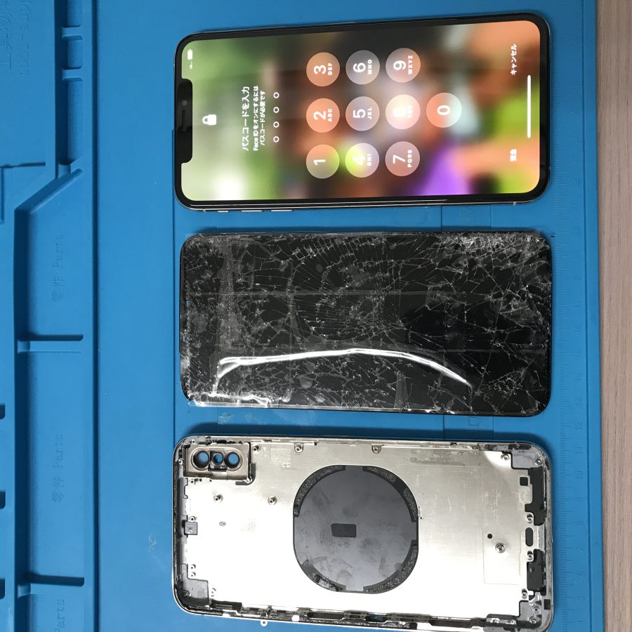 iPhoneXSMax（アイフォン）の画面割れとバックパネルの交換は『スマホ修理工房伊勢崎店』へ！！