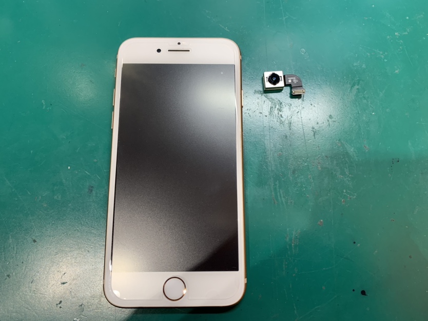 iPhone8（アイフォン8）のカメラのピントが合わなくなった...iPhoneのカメラ修理ならスマホ修理工房新宿PePe