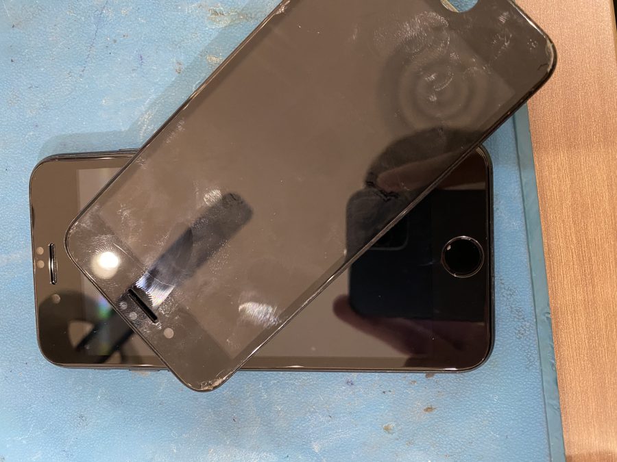 大人気のiPhoneSE2(アイフォンエスイーツー)画面修理　仙台でお買い物のついでに！
