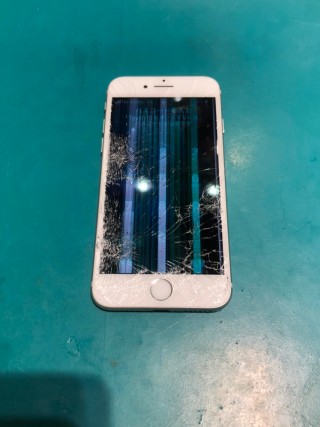 塩尻市広丘のお客様よりiPhone8の液晶破損で修理ご依頼いただきました【スマホ修理工房イオンモール松本店】