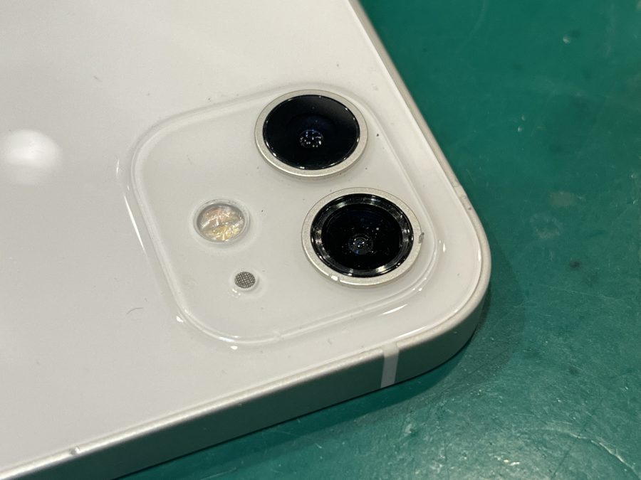 iPhone12(アイフォン)のカメラレンズ割れは即日修理できるスマホ修理工房ペリエ千葉店にどうぞ♪