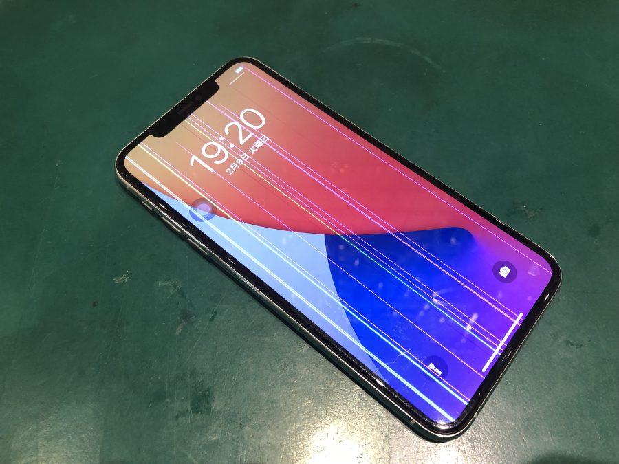iPhone11ProMax 液晶交換のご依頼を頂きました。【スマホ修理工房西大島店】