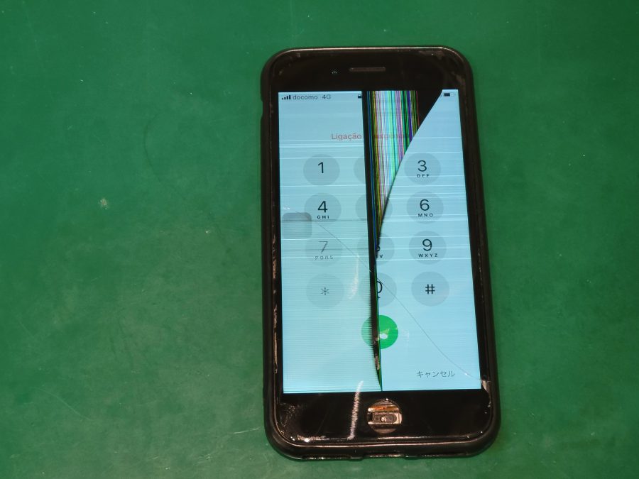 液晶破損したiPhoneSE2(アイフォン)の修理を行いました！スマホ修理工房なら即日対応可能です！大阪なんばウォーク店