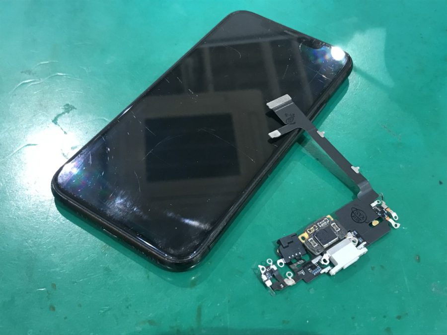 iPhone11(アイフォン)の充電口交換修理ならスマホ修理工房水戸OPA店にお任せください！
