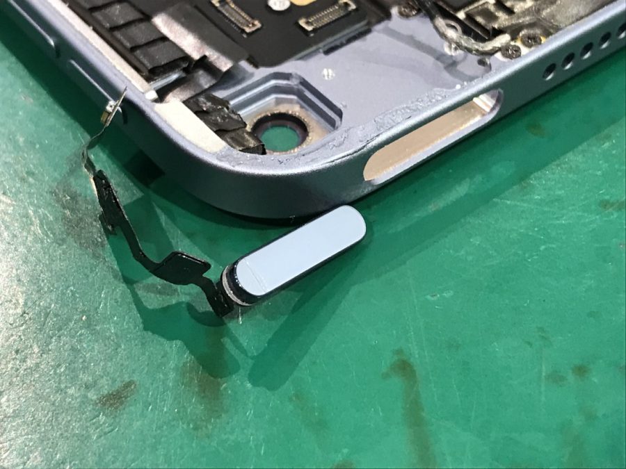 iPad Air4(アイパッド)の電源ボタン陥没修理はスマホ修理工房水戸オーパ店へ！！