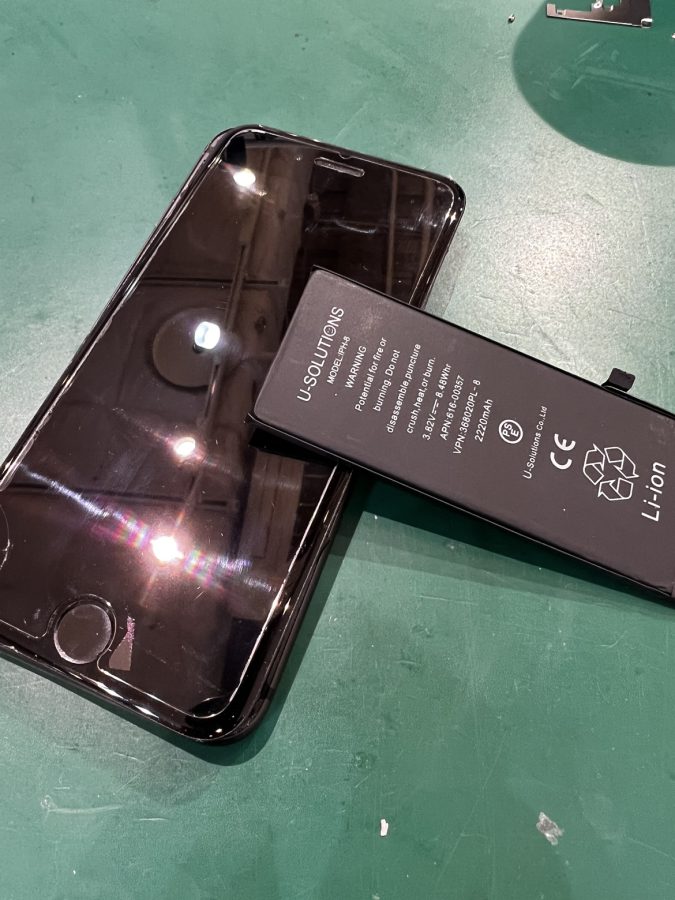 iPhone8(アイフォン)のバッテリー交換修理はスマホ修理工房水戸OPA店にお任せください！