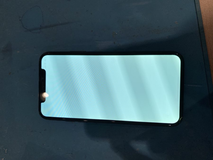 水没させまともに使えないiPhoneXS(アイフォンテンエス)　そんな症状でも即日対応!