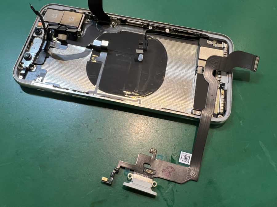 iPhoneX(アイフォン)が充電出来なくなってしまった。。。そんなときはiPhone修理工房水戸オーパ店にお任せください！！