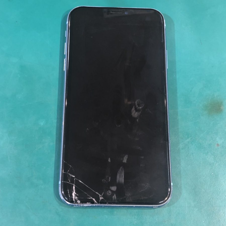 iPhoneXR（アイフォンテンアール）画面割れ修理！「スマホ修理工房ココリア多摩センター店」