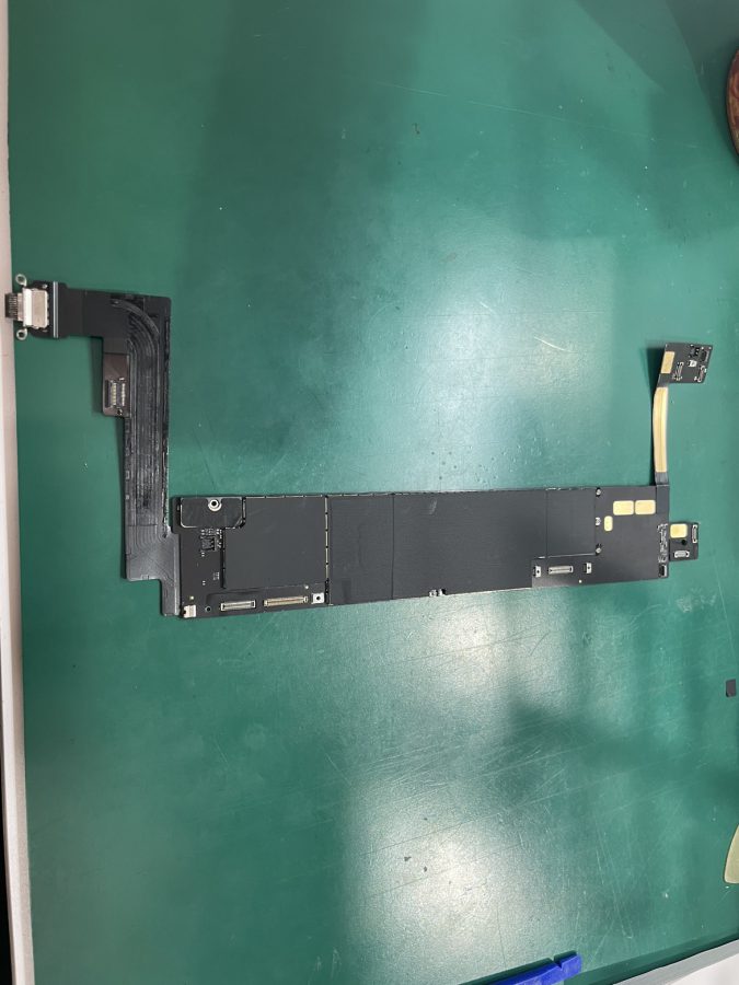 iPadAir4（アイパッドエアー）が充電できない！修理ならデータそのまま、即日修理の「スマホ修理工房　池袋P'パルコ店」