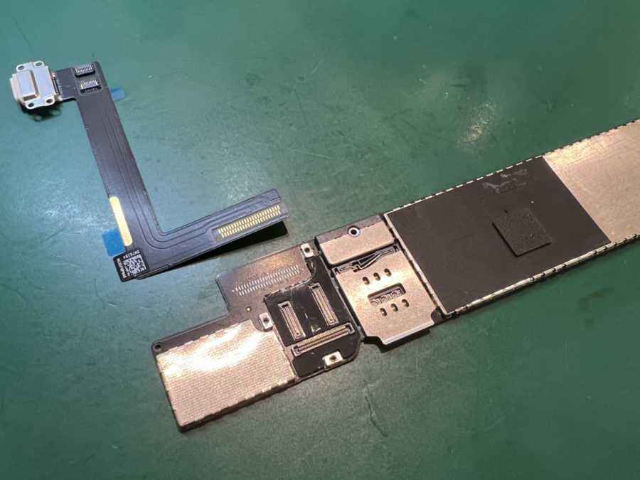 充電ができなくなったiPad Air2(アイパッド)修理ならiPhone修理工房水戸オーパ店へ！！即日対応可能です！！