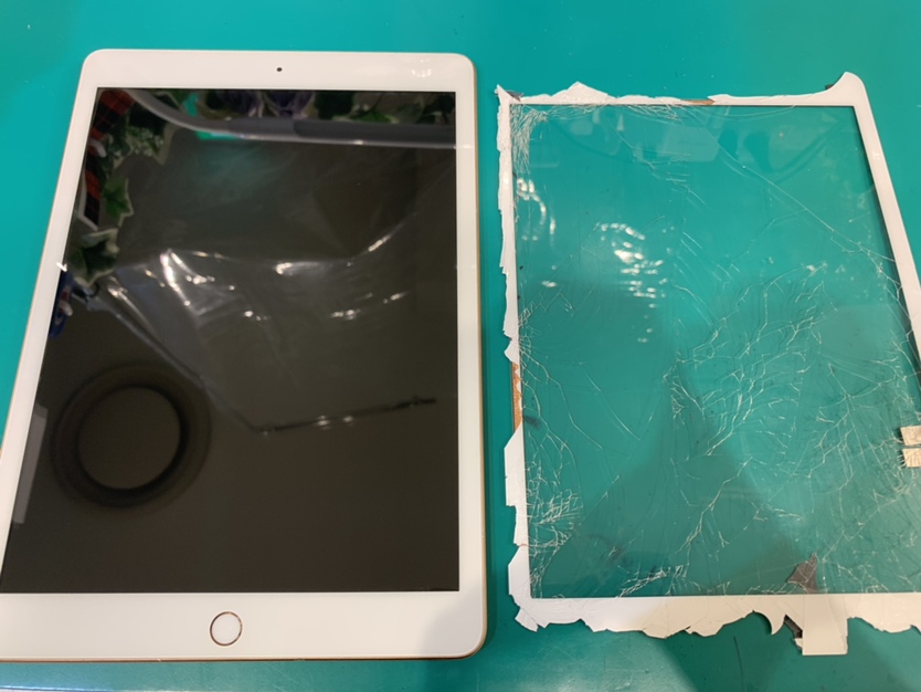 iPad8（アイパッド8）のガラスが割れてしまった時はスマホ修理工房新宿PePe店で直しちゃいましょう！！！
