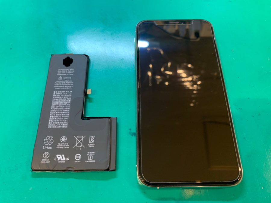 iPhoneXS（アイフォン）のバッテリーそろそろ寿命かも？そんな時はスマホ修理工房新宿PePe店で交換しませんか！