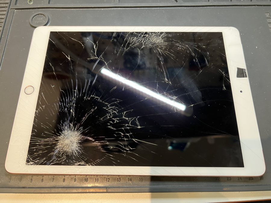 iPad 第7世代（アイパッド）の画面修理を行いました！