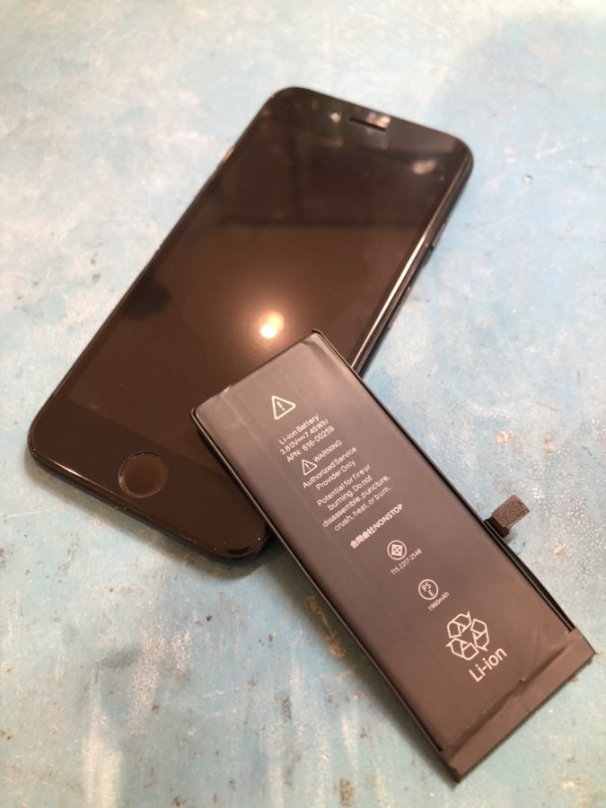 充電があるのに電源が落ちる…iPhone7（アイフォンセブン）のバッテリー交換依頼承りました!!