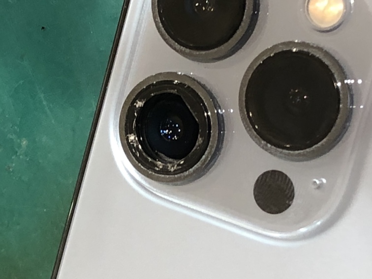 iPhone(アイフォン)12Proのカメラレンズが割れてしまった...そんな時はスマホ修理工房イオンモール松本店へ！お任せ