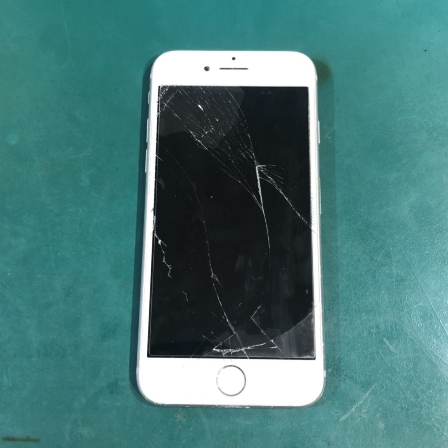 iPhone8（アイフォンエイト）画面修理、即日で承ります！「スマホ修理工房ココリア多摩センター店」