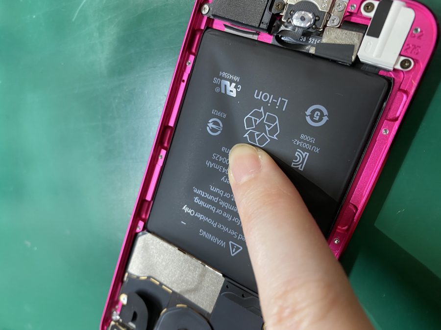 iPod touch6の画面浮き、バッテリー膨張はスマホ修理工房池袋P'パルコ店にお任せください！